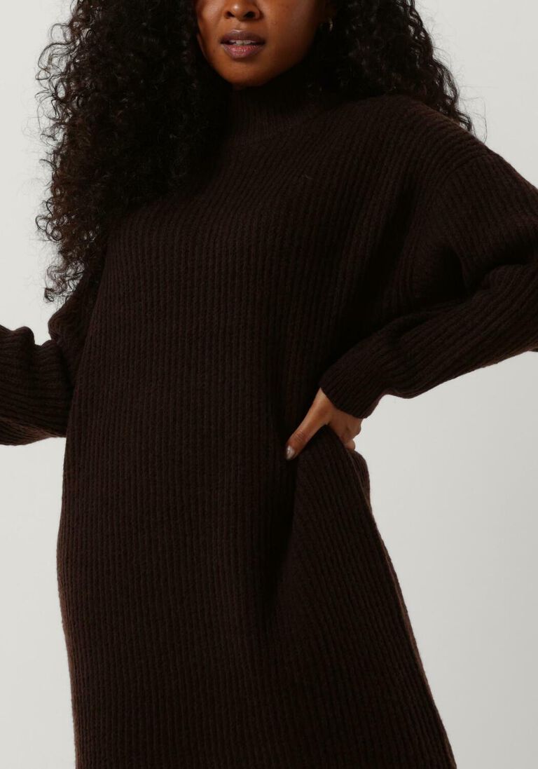 MINIMUM bruine minimum midi jurk pippalika