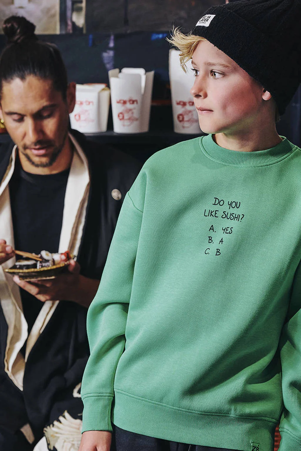Z8 kids sweater Misja met backprint groen