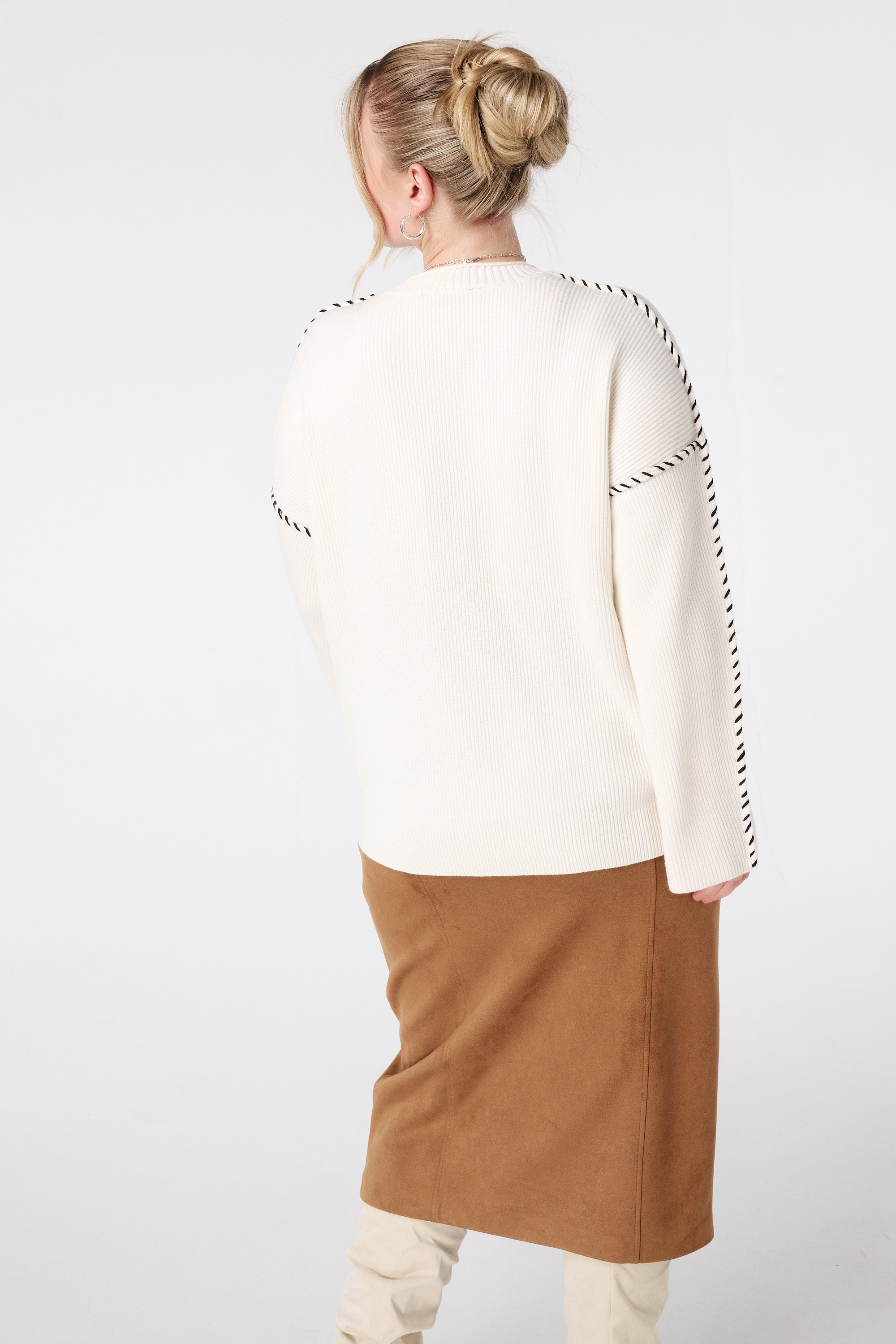 Trui met siernaden Cream