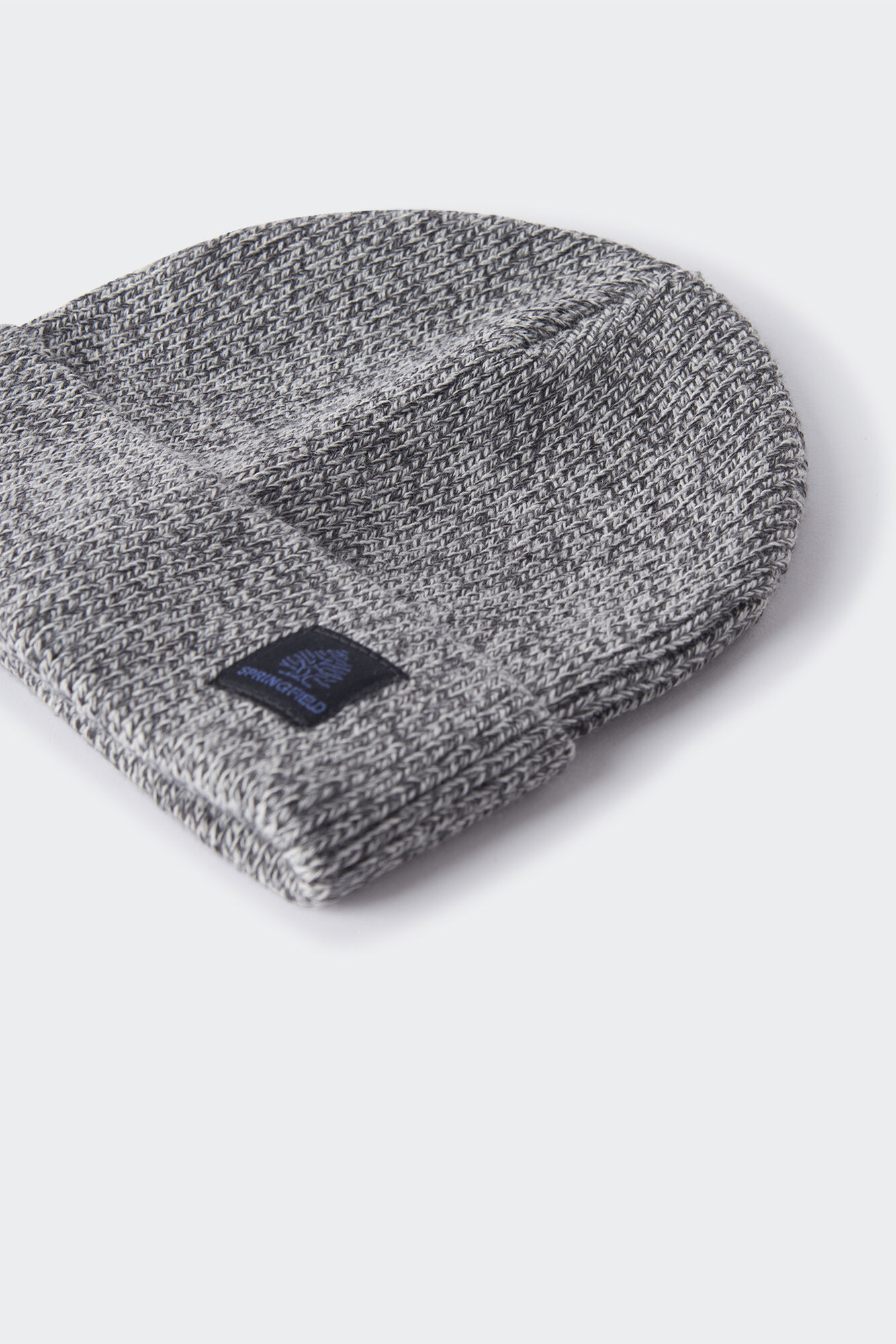 Gorro de malha trançada para menino
