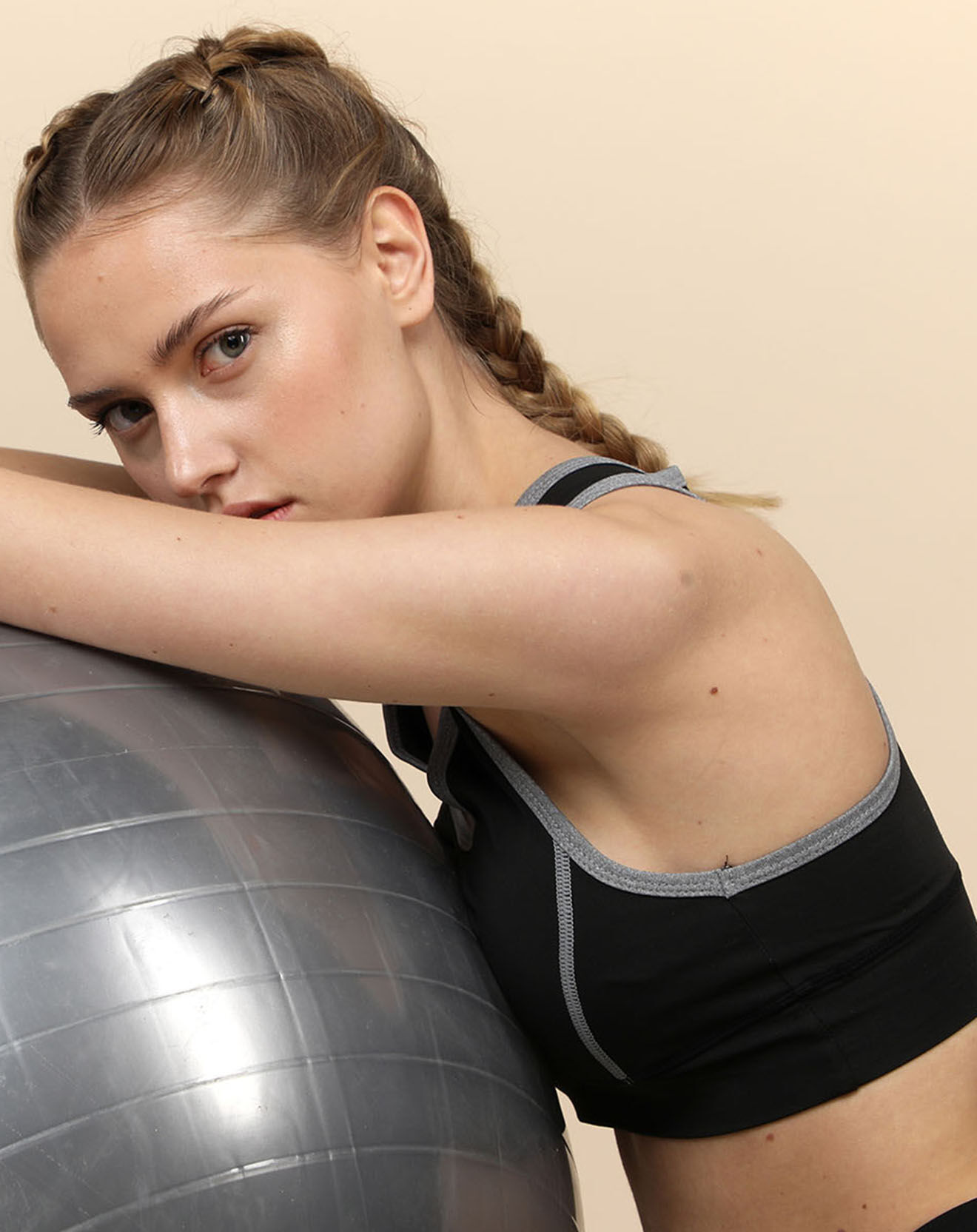 Onamaste Brassière de sport Maintien intermédiaire grise