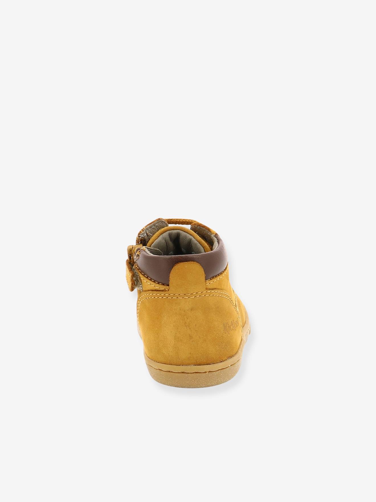 Botas de cano curto infantis KICKERS® Tackland em couro, modelo 785323-30, bege.