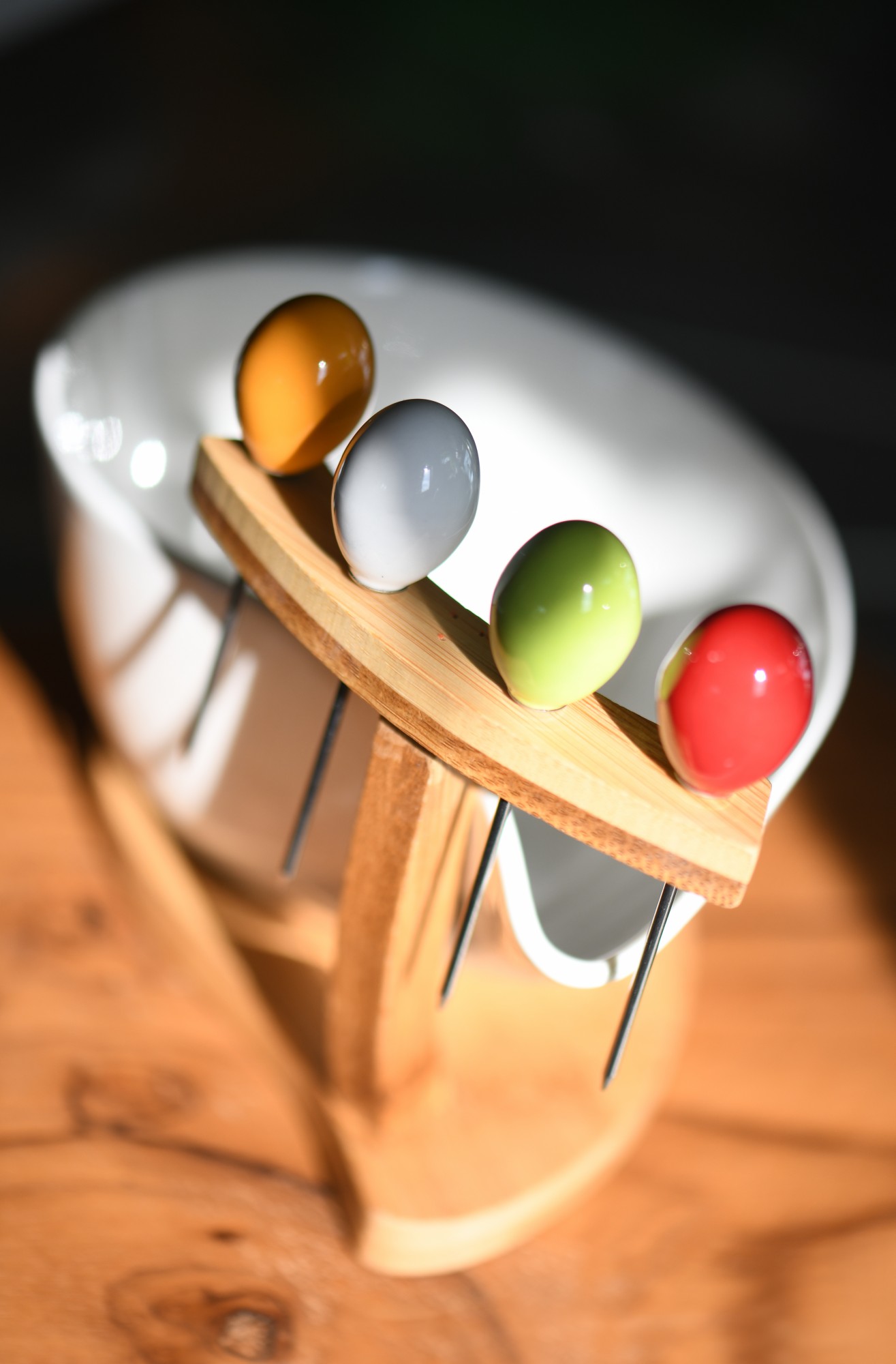 Schale 'Becco' mit Cocktailspießen, weiß, H 9 cm, B 10 cm, L 18 cm zu 14,00