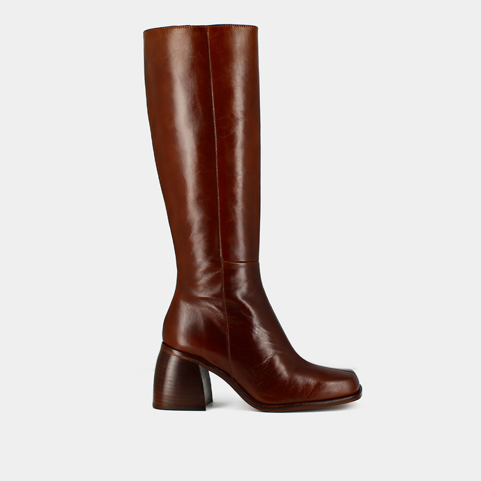 Bottes à talons hauts et bouts carrés  en cuir vieilli marron