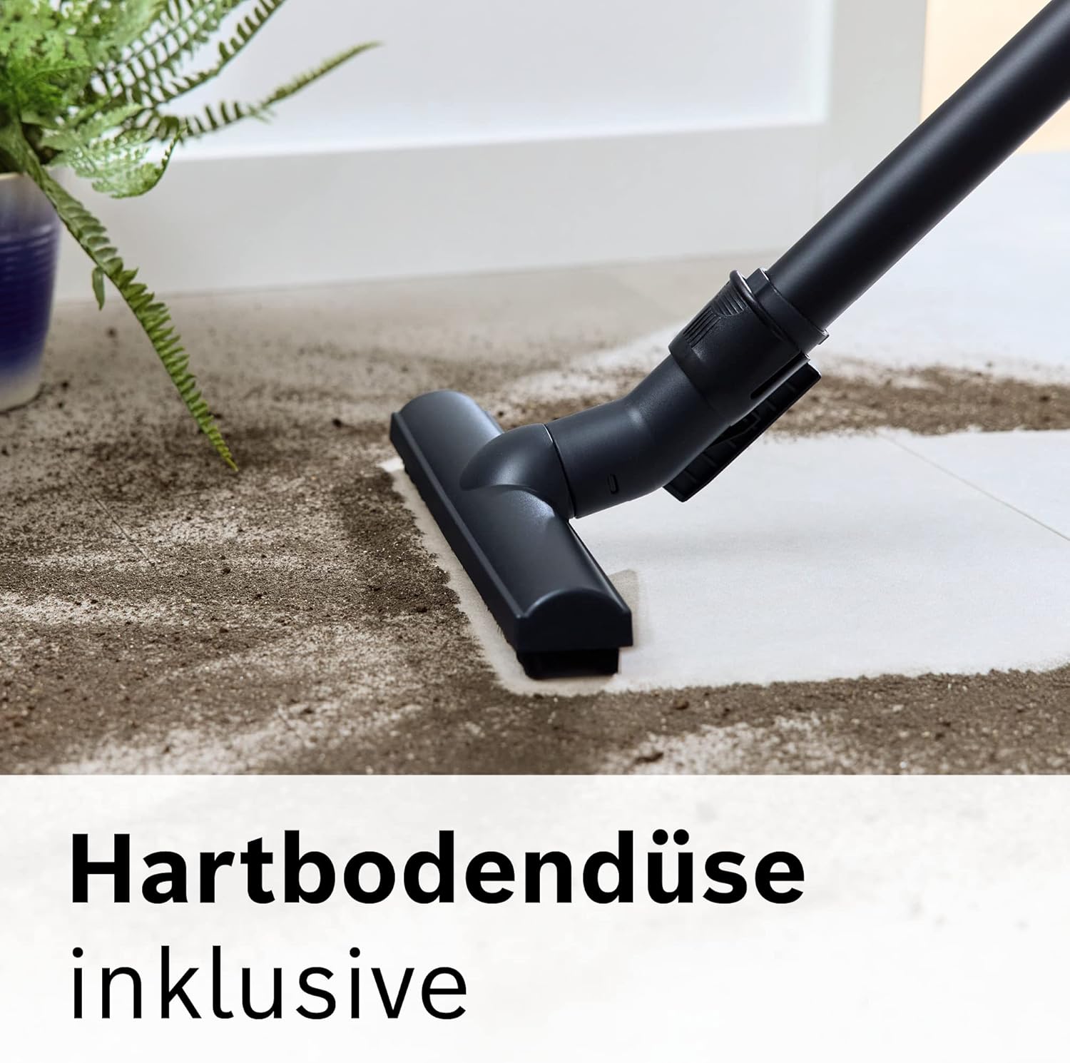 Bosch Hausgeräte Staubsauger mit Beutel Serie 4 BGD38RD1H, nachhaltig, Hygiene-Filter, 10 Jahre Motorgarantie, Hartbodendüse, Zubehör-Clip, Polsterdüse, Fugendüse, hohe Saugkraft, 600 W, rot