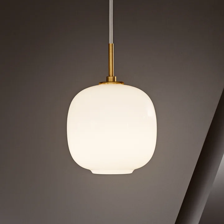 Louis Poulsen - VL45 Radiohus Pendelleuchte, Ø 37 cm, Messing / opalweiss
