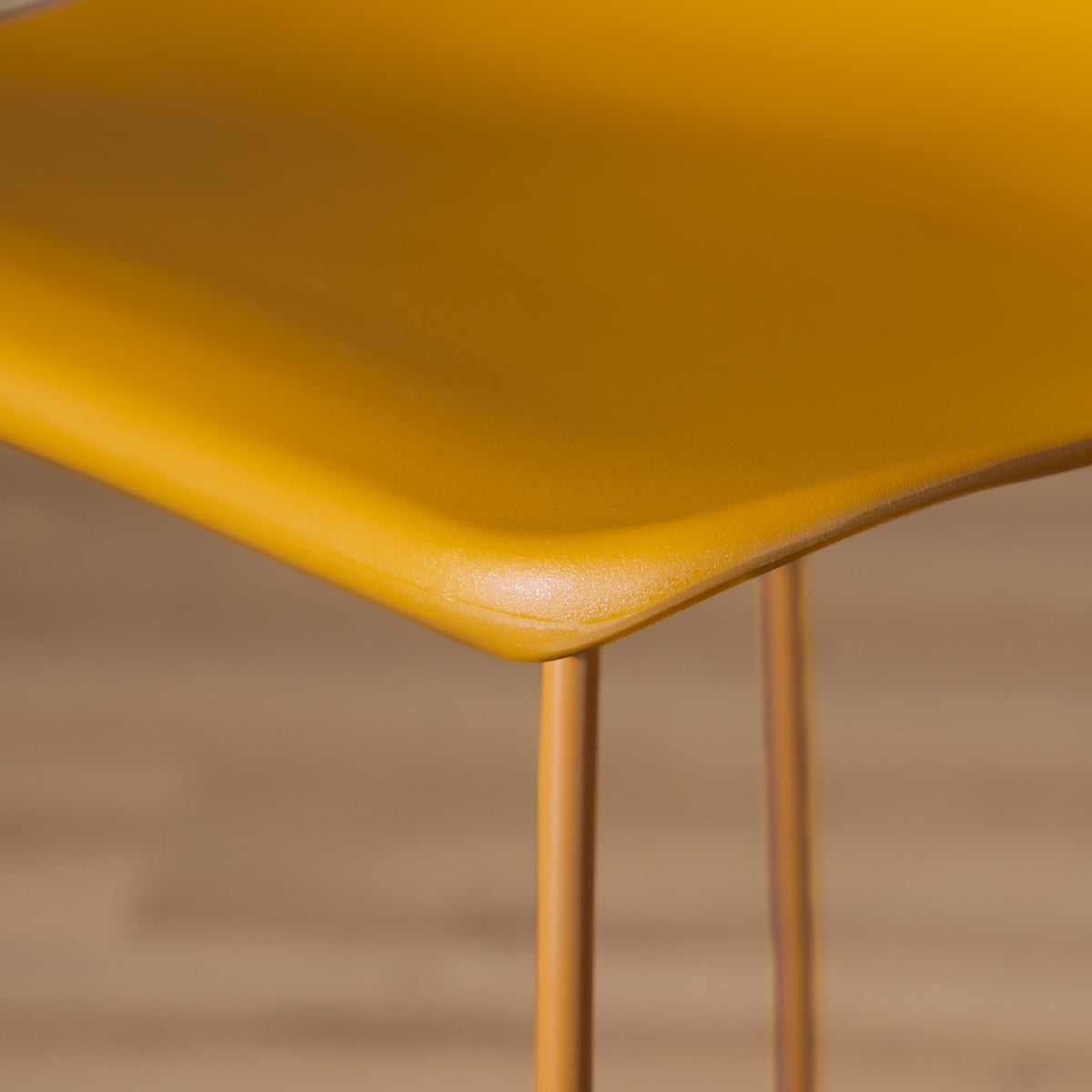 Livin24 Scandinavische Barkruk Ellen geel 66cm