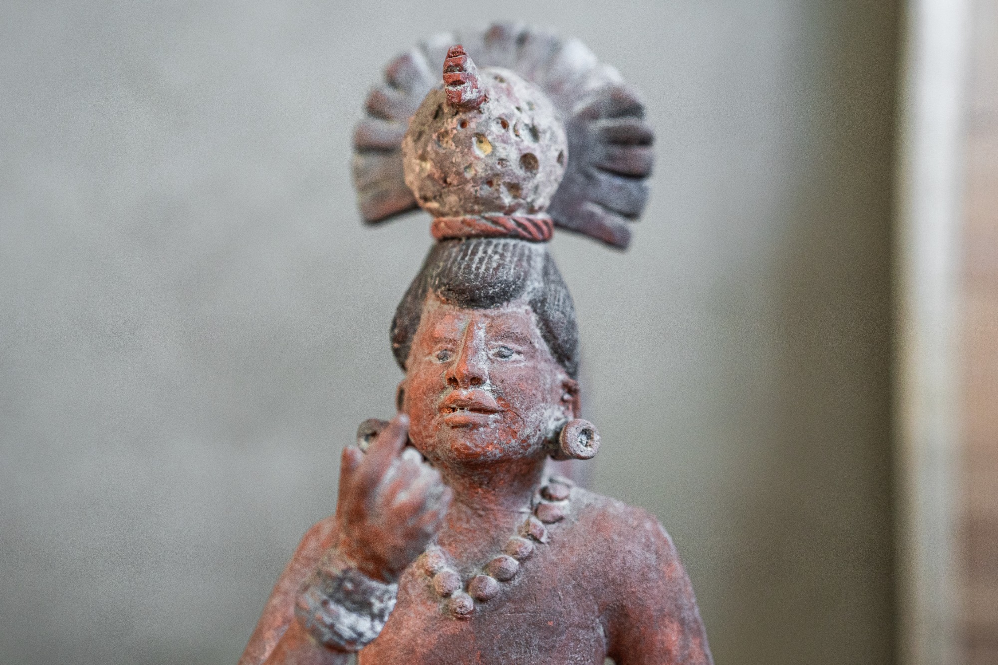 Terrakotta-Figur 'Maya', IV, sitzend, handbemalt, L 12 cm, B 12 cm, H 26 cm von fischer's lagerhaus
