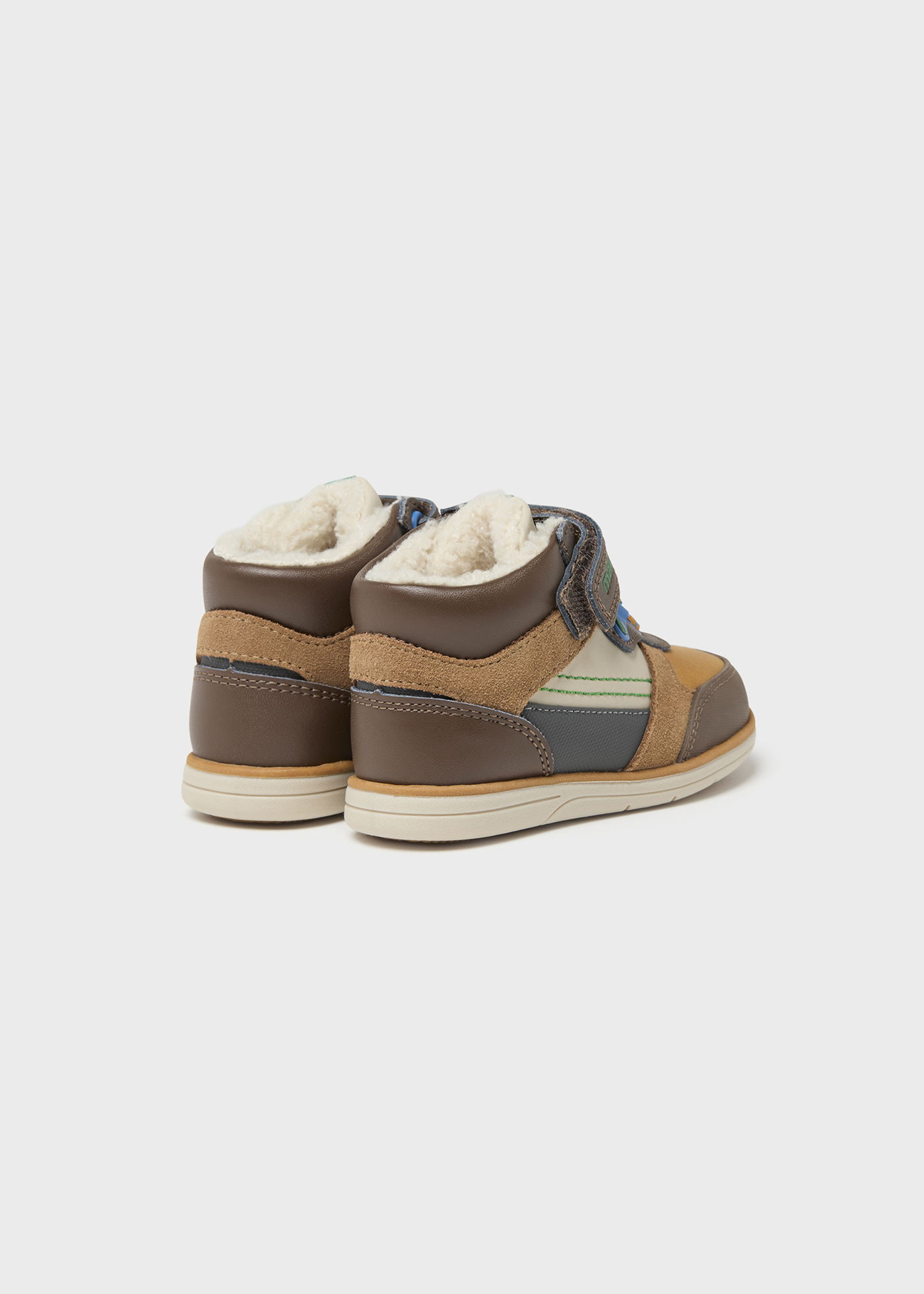botinhas de couro multicoloridas para bebês