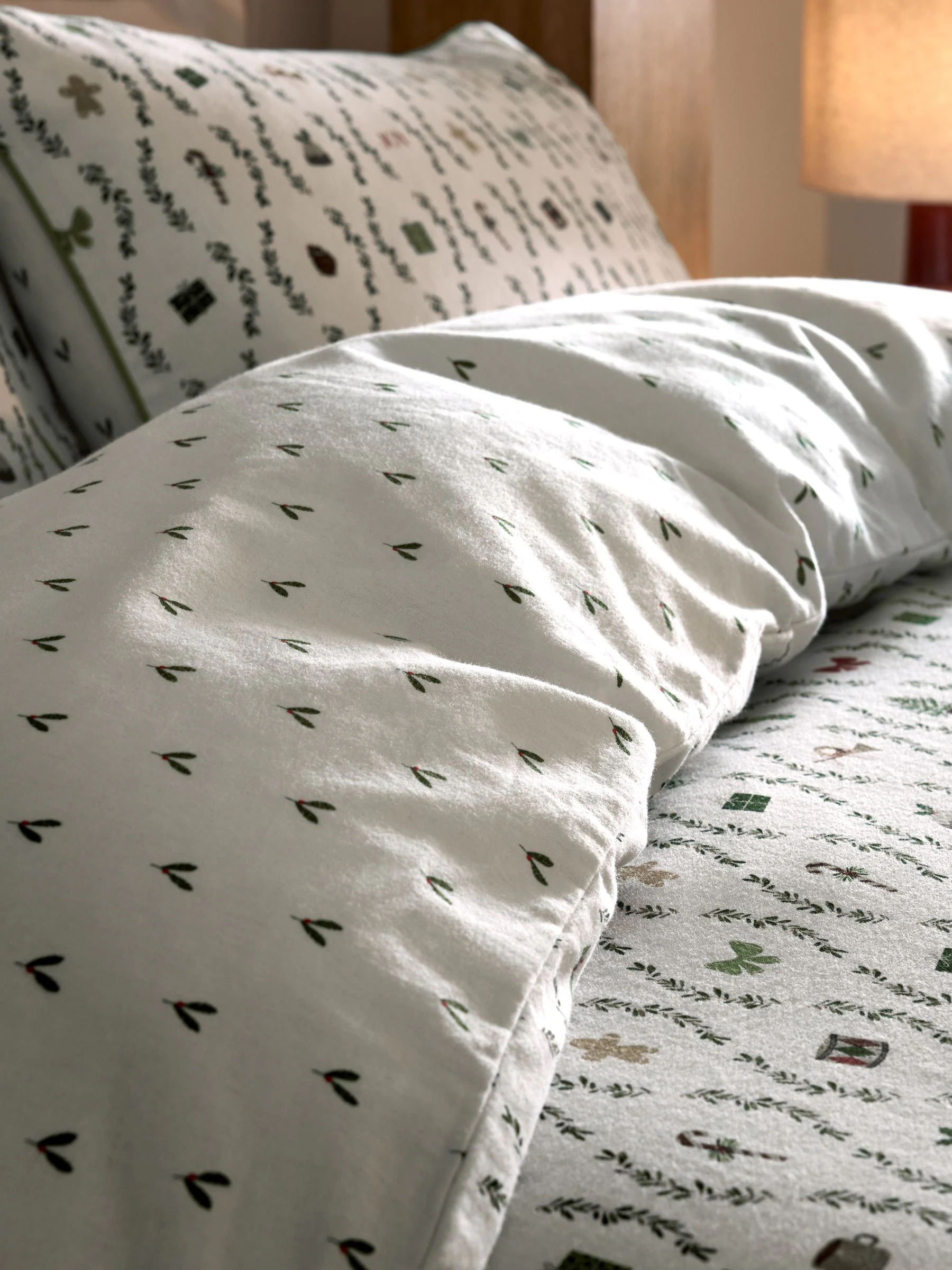 Supersoft 100% Brushed Cotton Christmas Duvet Cover and Pillowcase Set