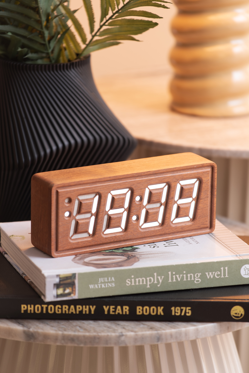 Wekker Solid Wood Engraved - Donker hout