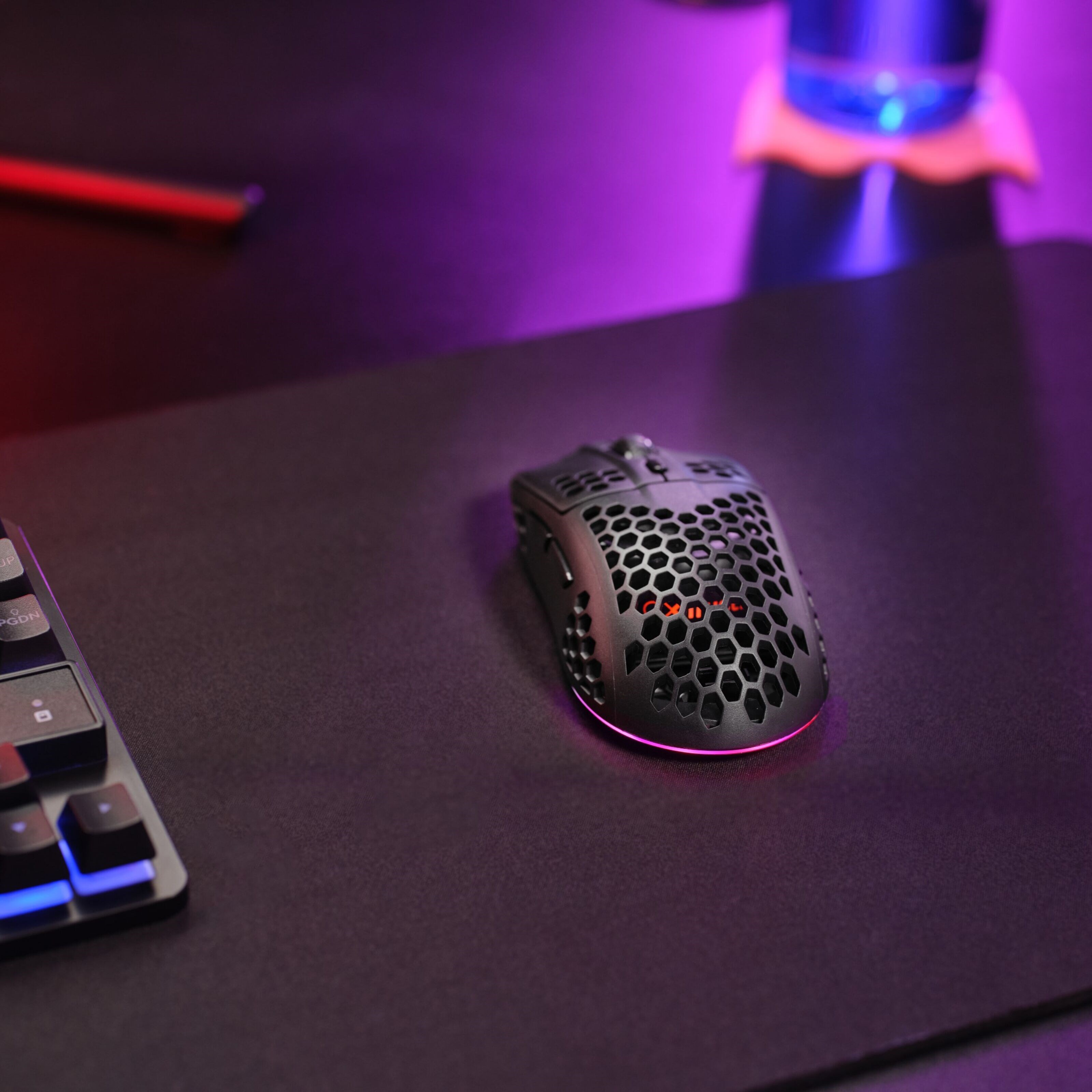 Trust GXT929 Helox Ultra-lightweight Wireless Gaming Mouse Svart