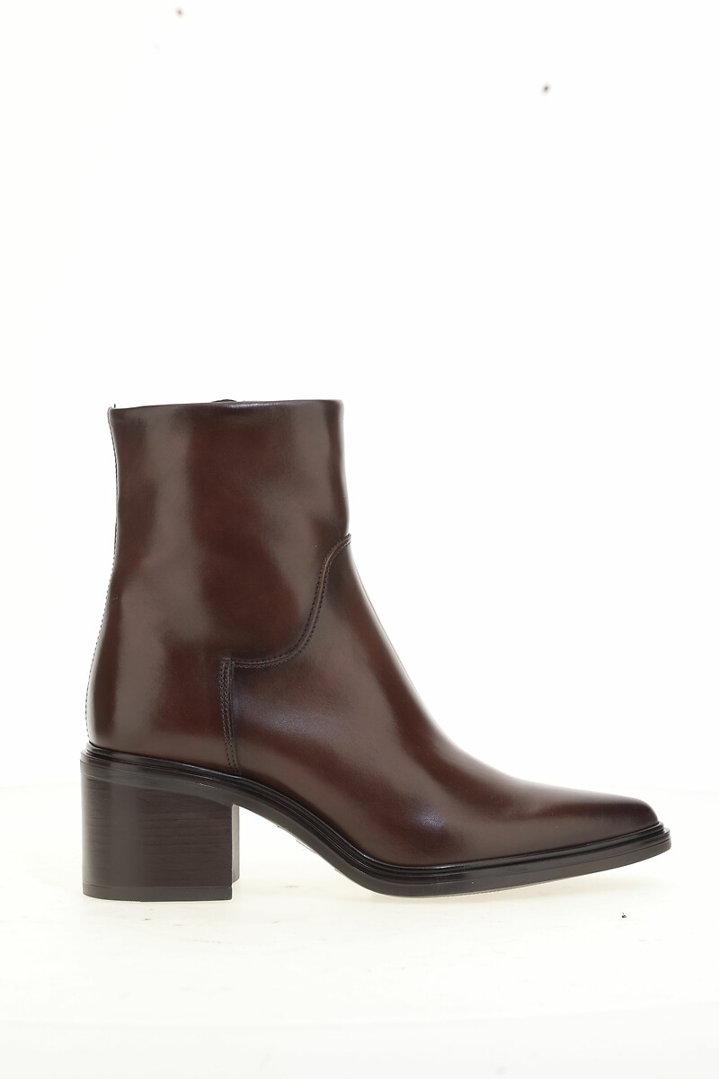 MJUS<br>Botas de couro com bico fino