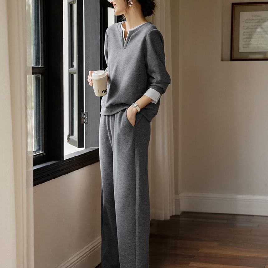 Kwuartz - Set: Notch Neck Mock Two Piece Pullover + Plain Straight Leg Sweatpants