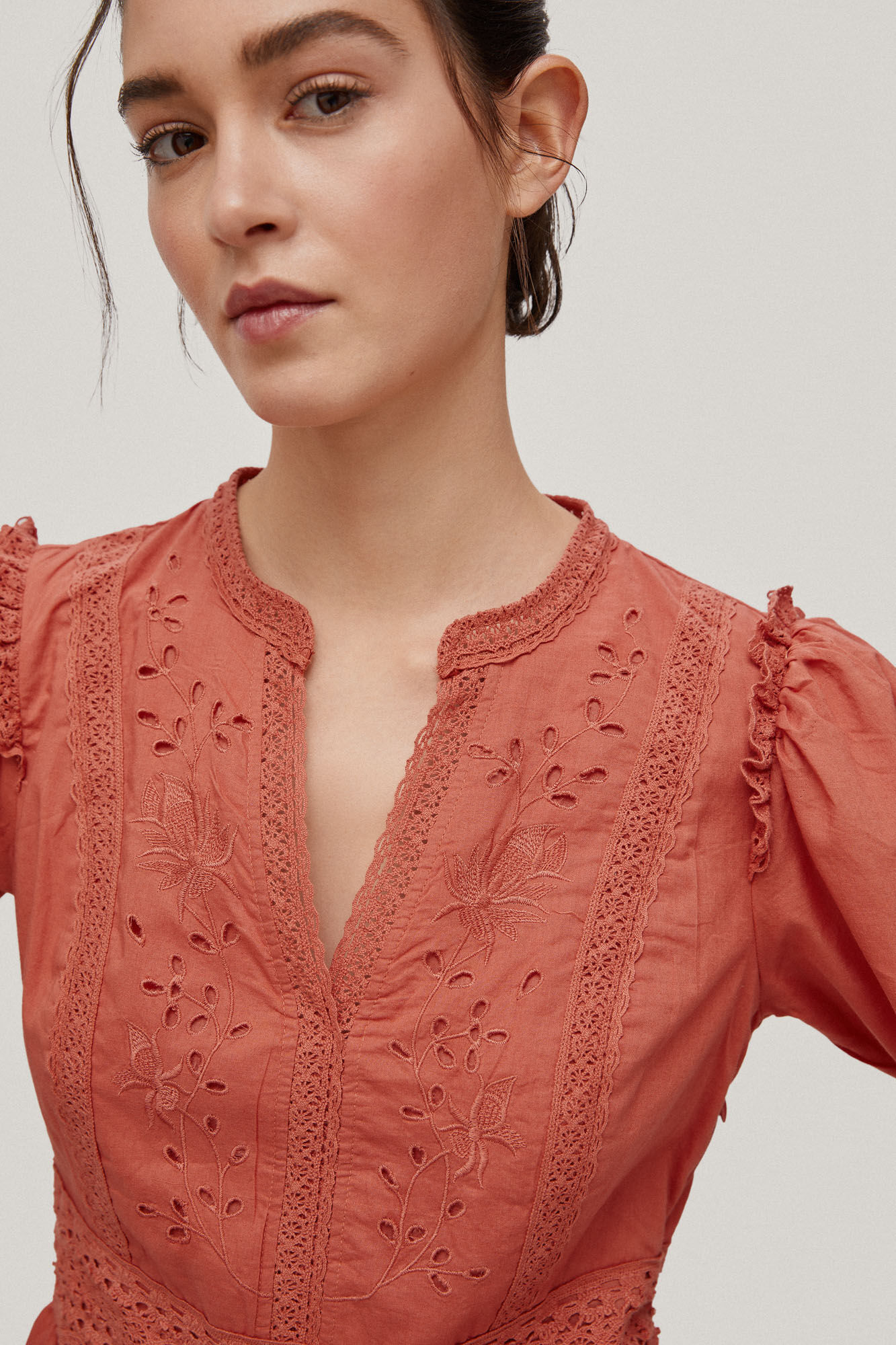 Vestido curto com detalhes - Laranja