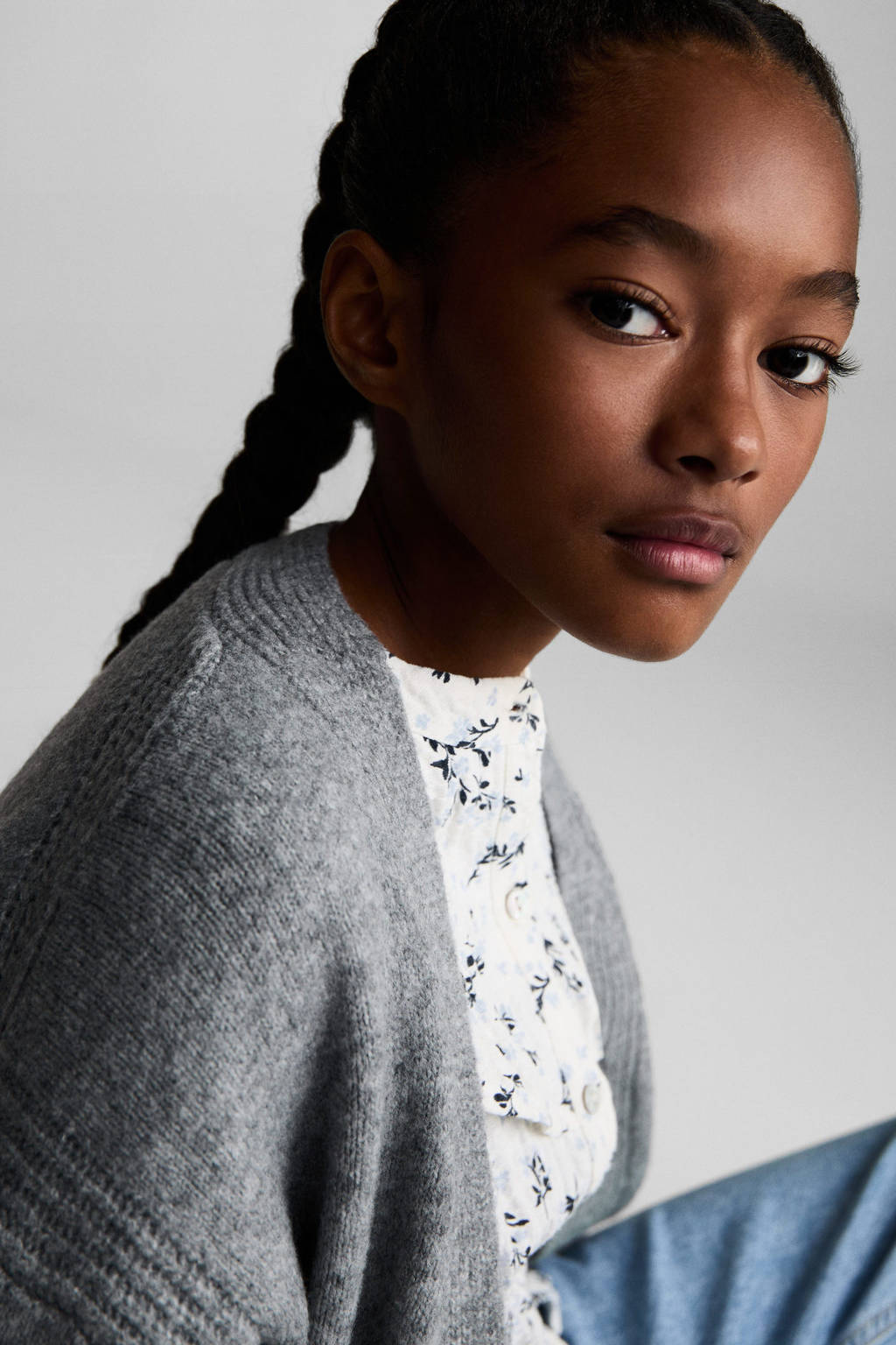 Mango Kids fijngebreid vest middengrijs