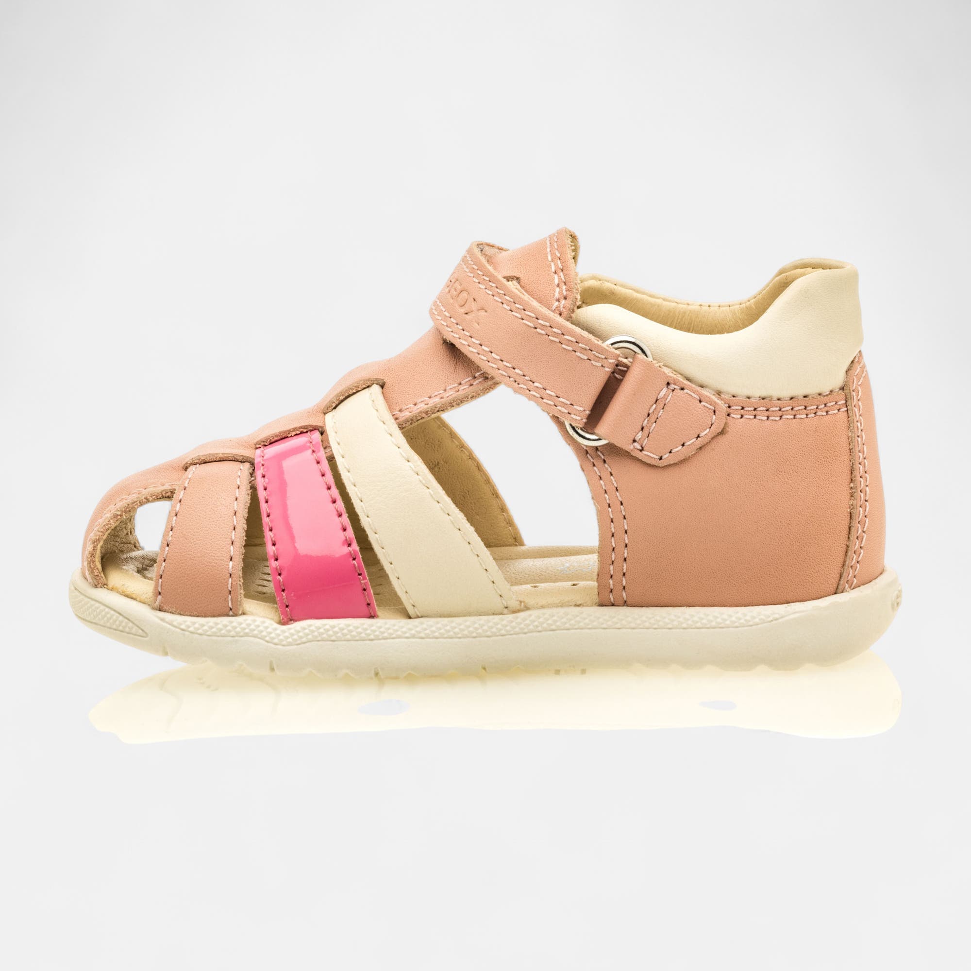 Nu-pieds Bébé fille en cuir rose