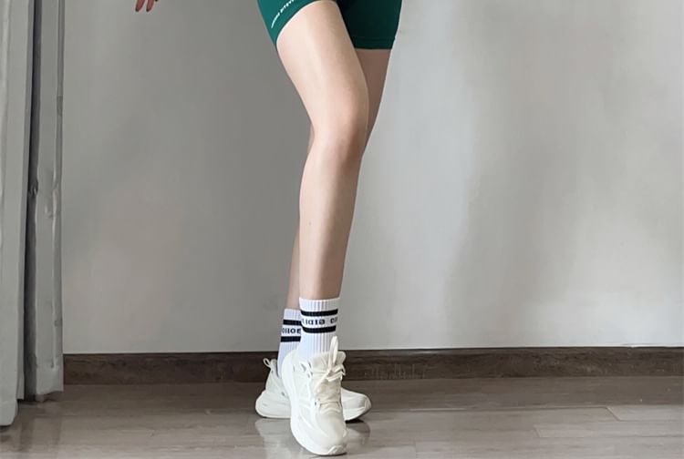 Arigne - Yogashorts met hoge taille en letters