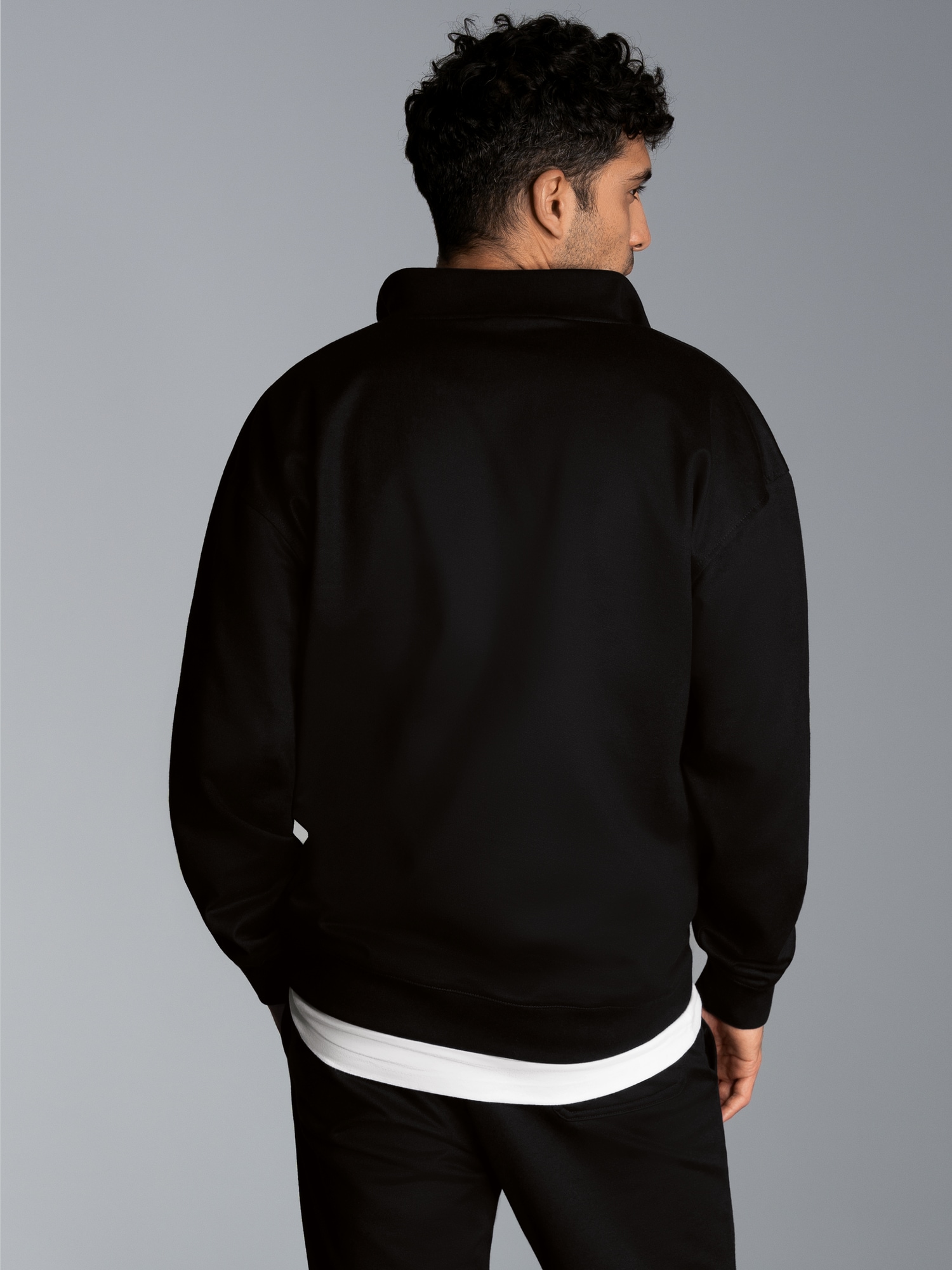 Troyer in bequemer Sweat-Qualität Schwarz