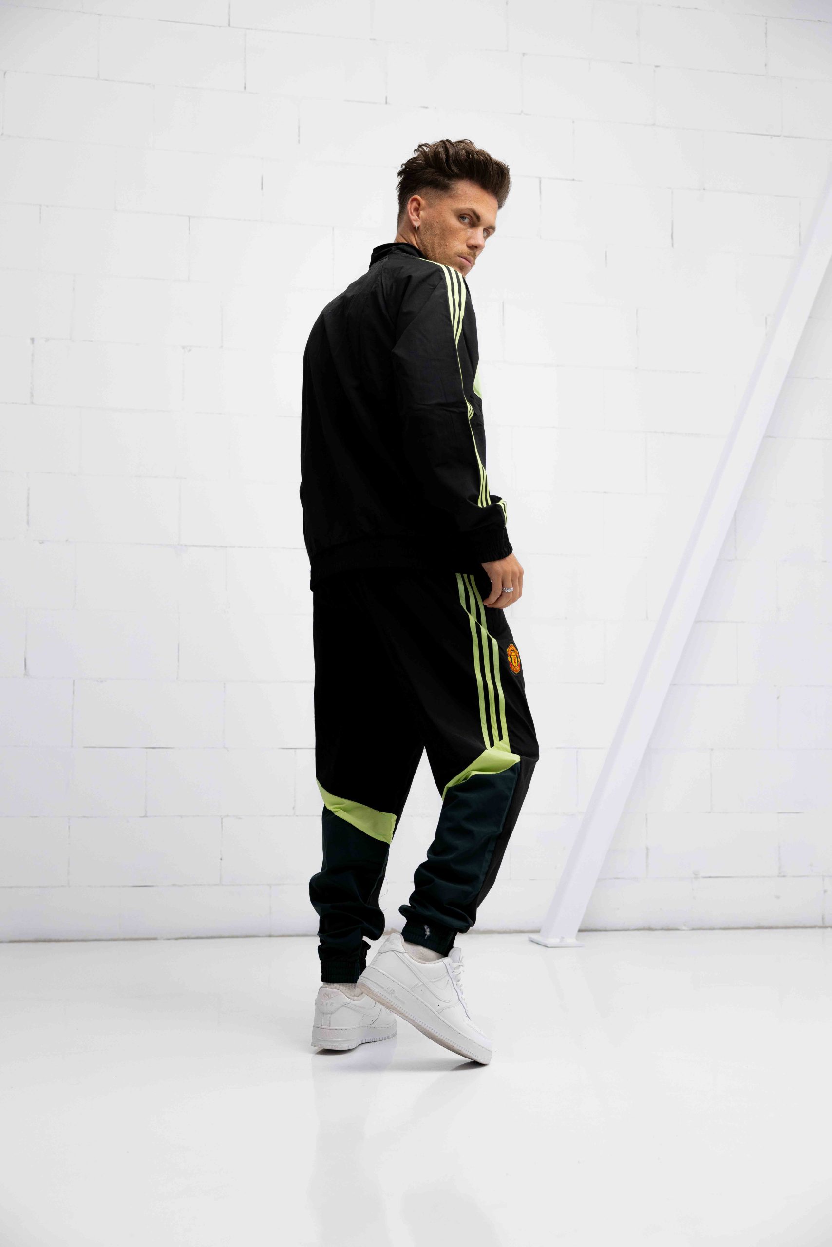 Manchester United Woven Trainingspak Senior 2023/2024