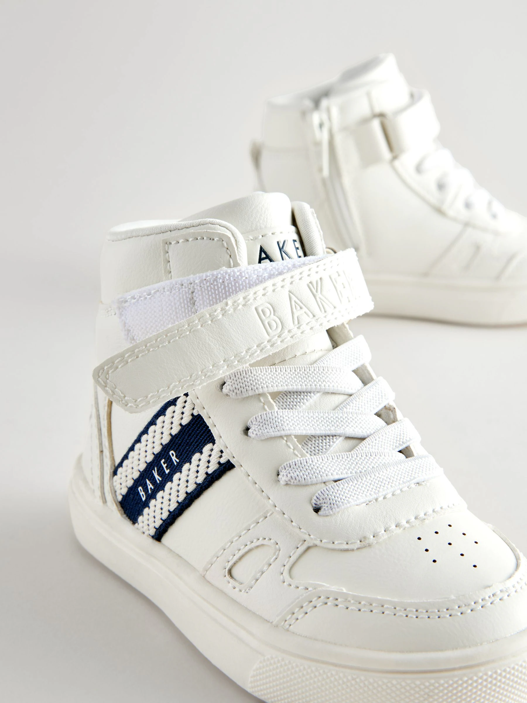 Baker by Ted Baker witte hoge jongenssneakers met geweven merkband