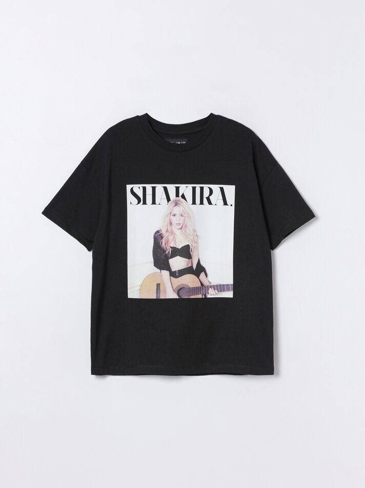 Camiseta Shakira Estampada - Preta