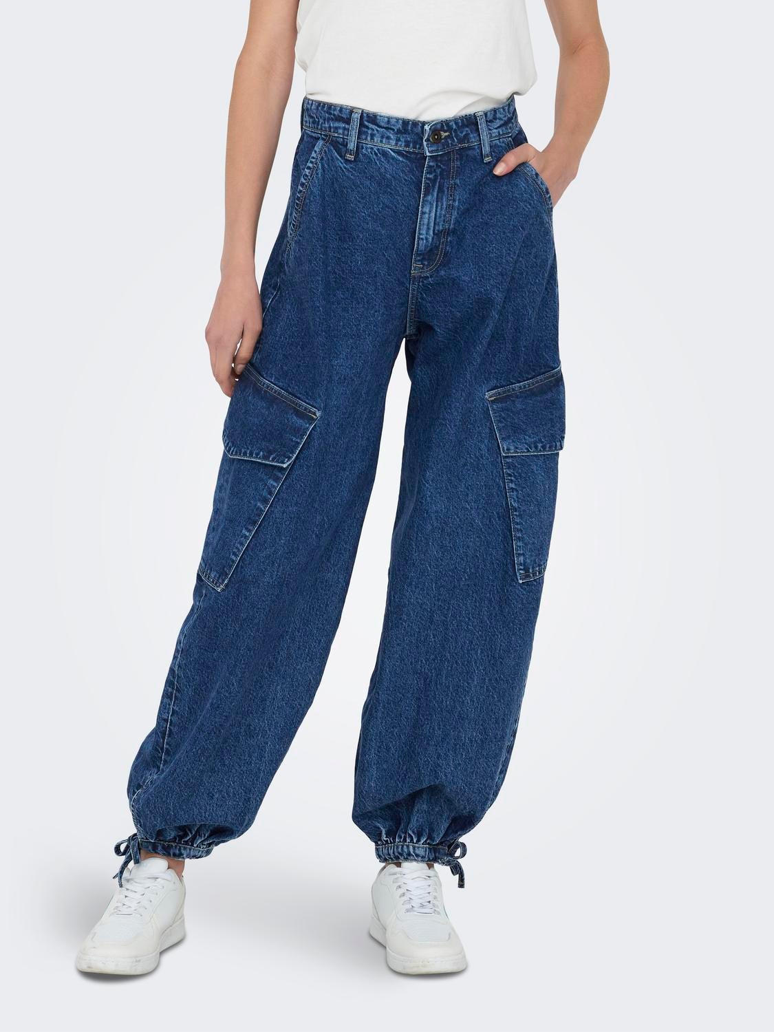 ONLPERNILLE Hohe Taille Jogger Fit Jeans Medium Blue Denim