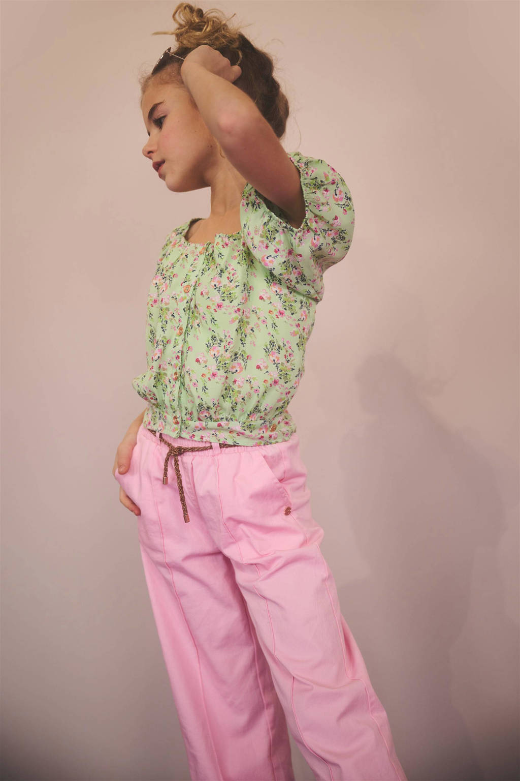 NONO gebloemdecrop top Tomas lichtgroen/roze