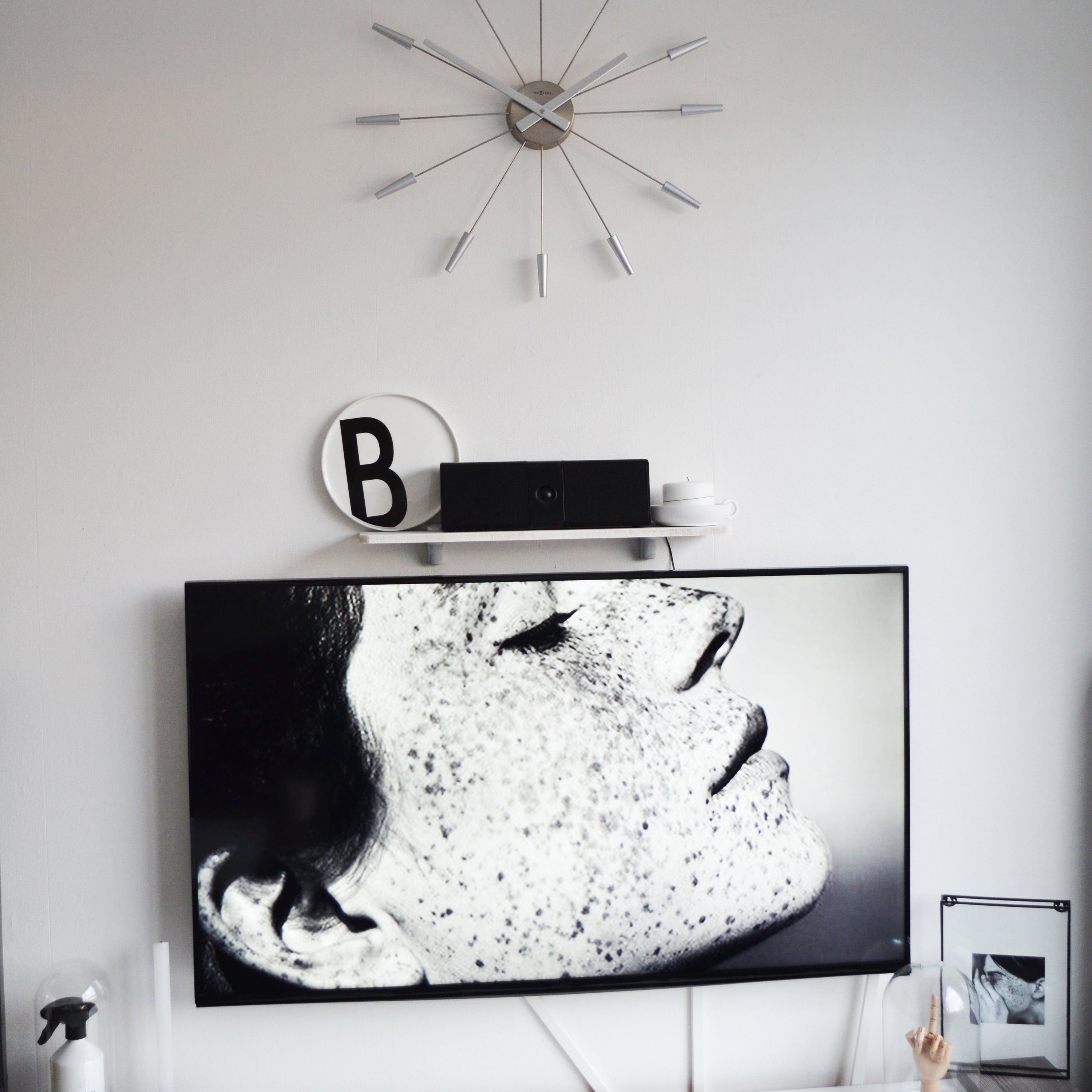 NeXtime Plug Inn Wandklok Ã 58 cm