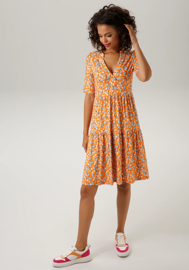 Aniston CASUAL Sommerkleid mit extravaganten, graphischem Druck