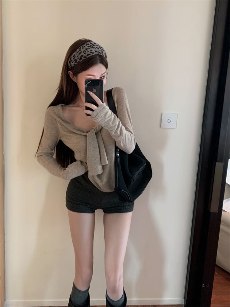Shinsei - Lange mouwen off-shoulder knoopgebreide top