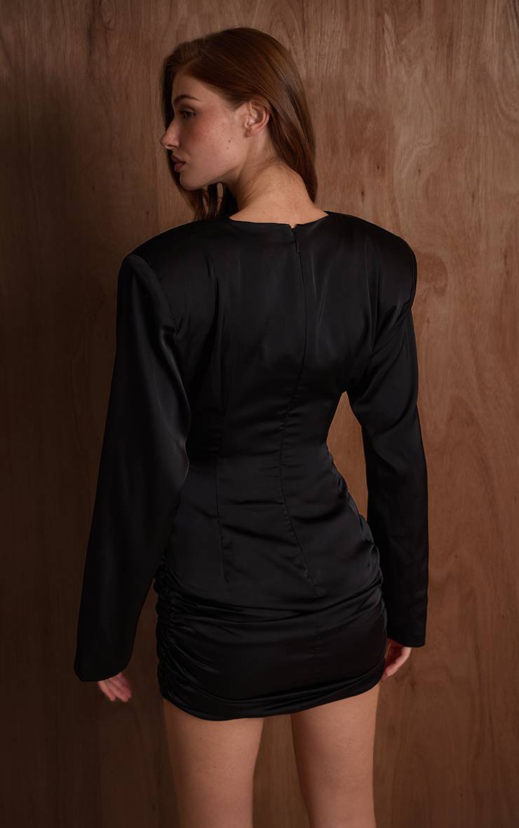 Noir Robe Moulante Courte En Satin PLT Label Avec Détail D'épaules Froncé