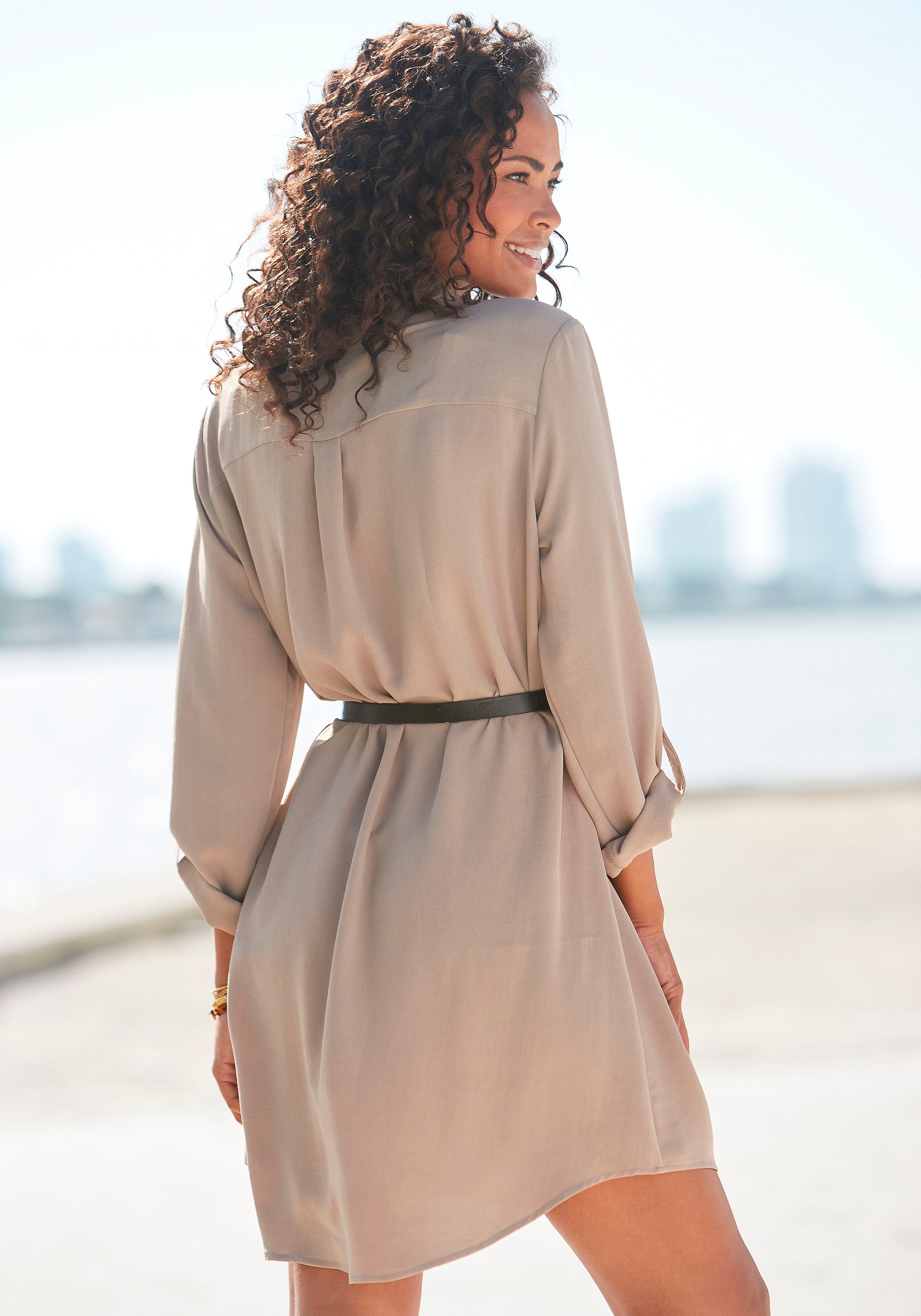 LASCANA Longbluse , aus glatter Ware, lockeres Blusenkleid