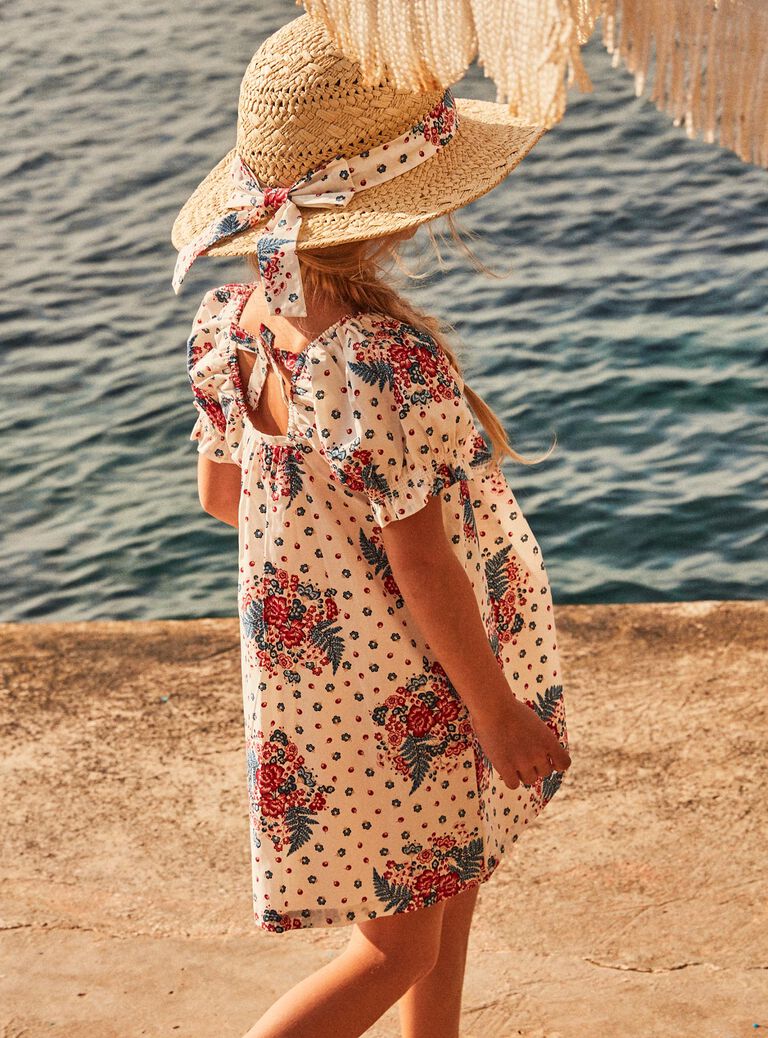 Robe écrue évasée à encolure carrée