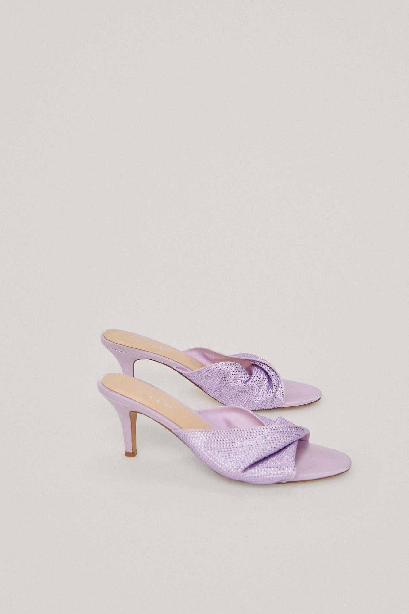 Mule Mercedes.Sanadalia em cetim - Roxo