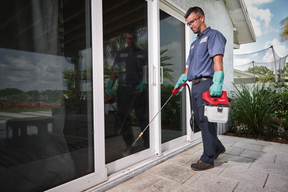 Milwaukee M12™ BHCS3L-201 Chemische Sprayer 3,7 liter 12V 2.0Ah - 4933480782