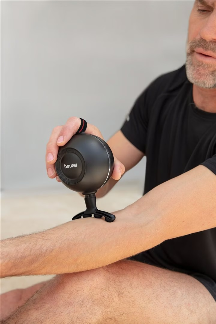 MG 101 Muskelmassagegerät Massage Gun SensorBoost Elektronische Muskelmassagepistole mit 5 Aufsätzen (10435) - Schwarz