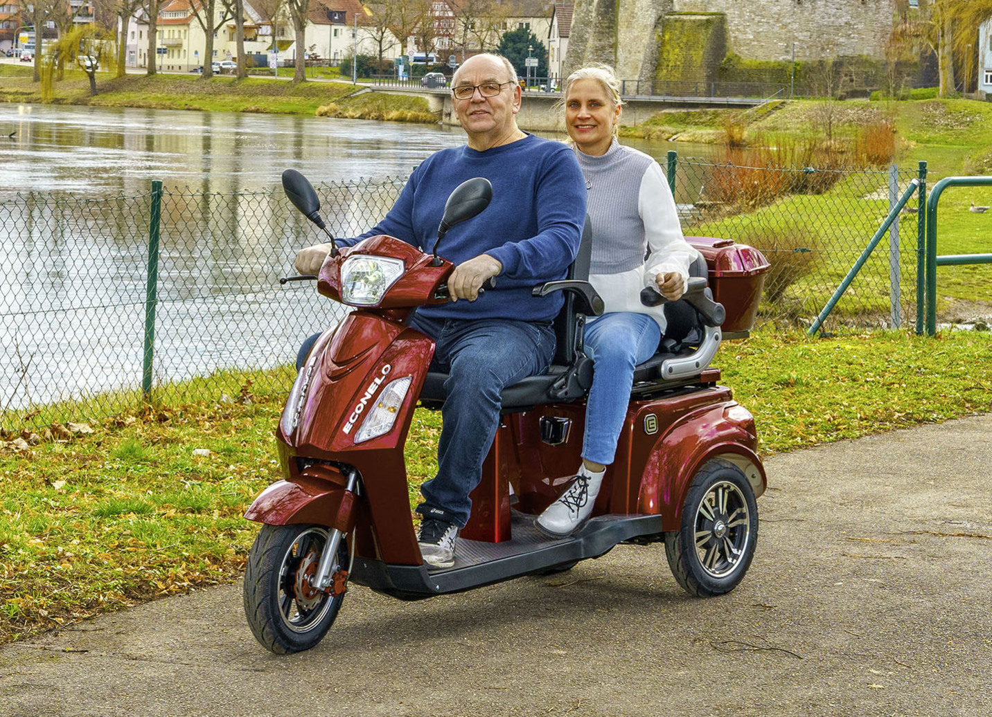 Elektro-Dreiradroller von Econelo für 2 Personen