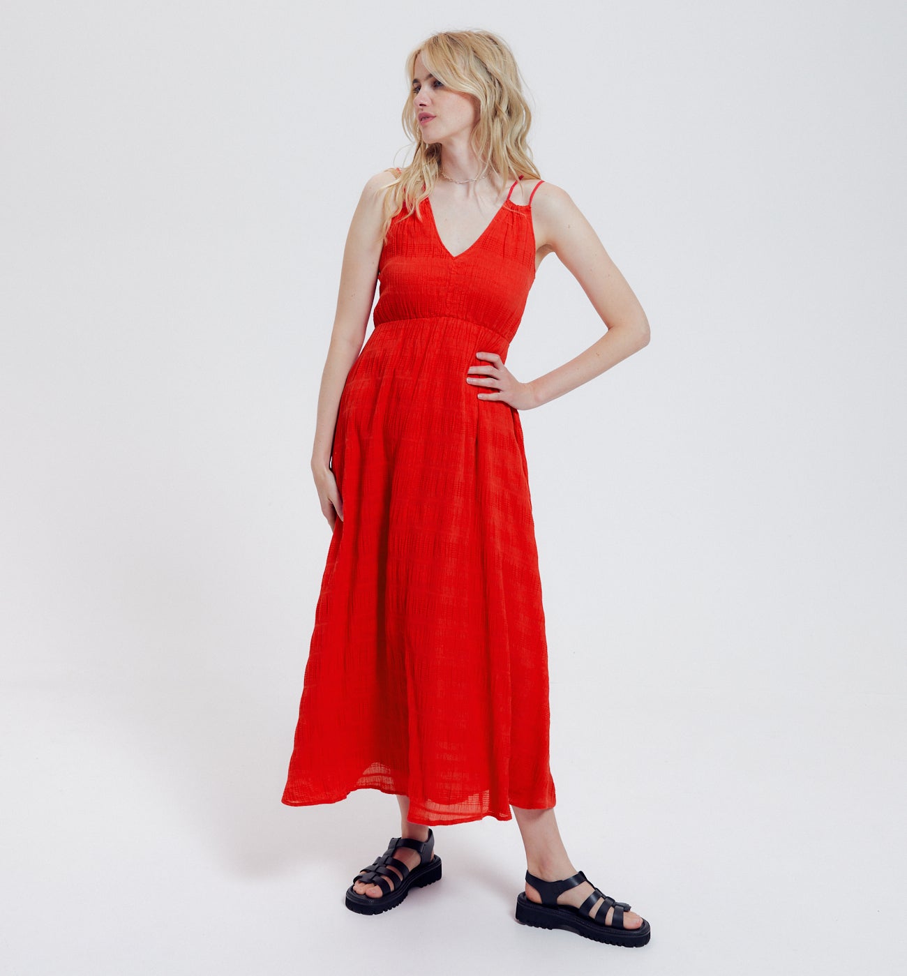 Robe mi-longue à bretelles - Rouge