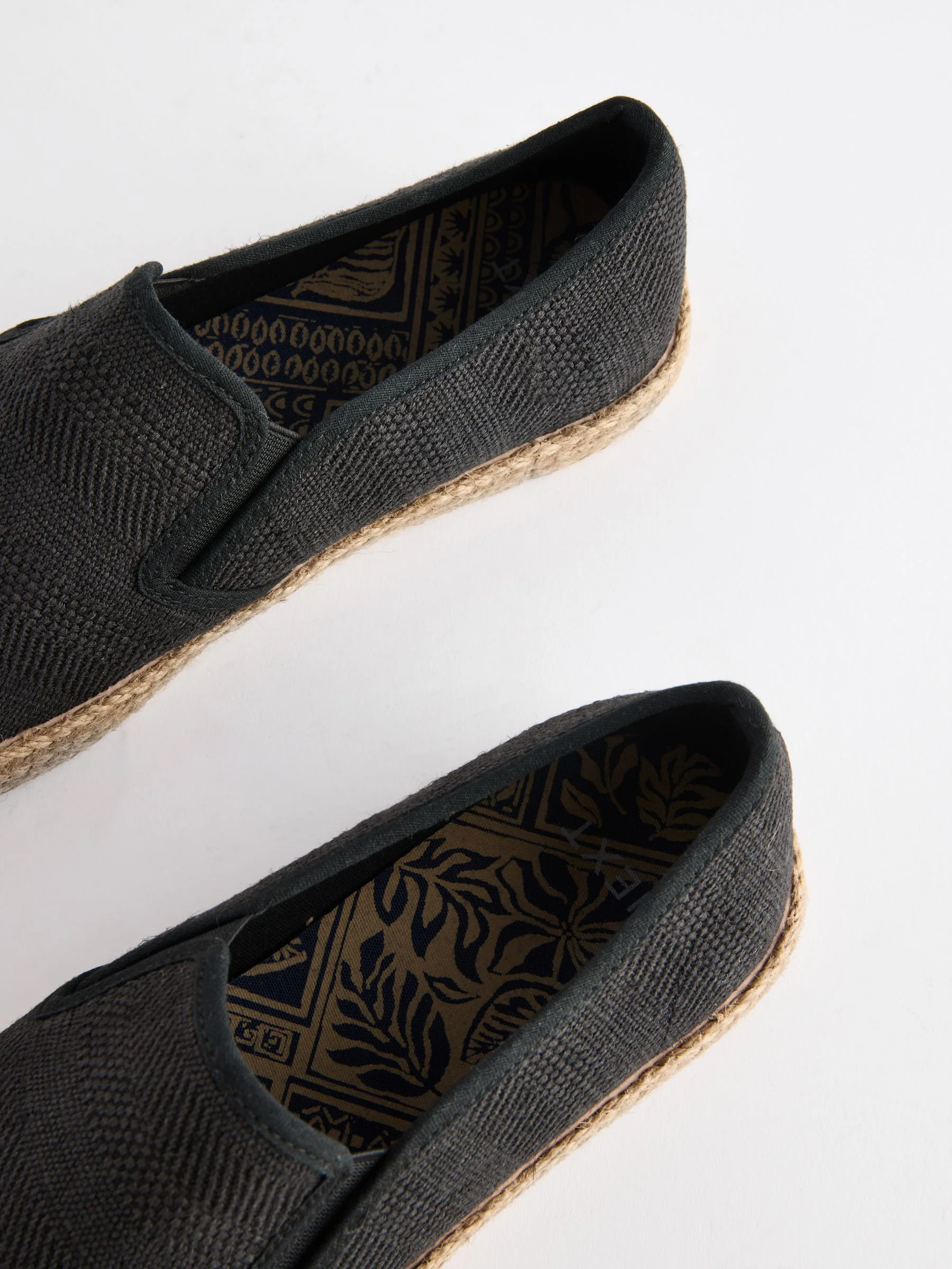 Zwart - Espadrilles met textuur