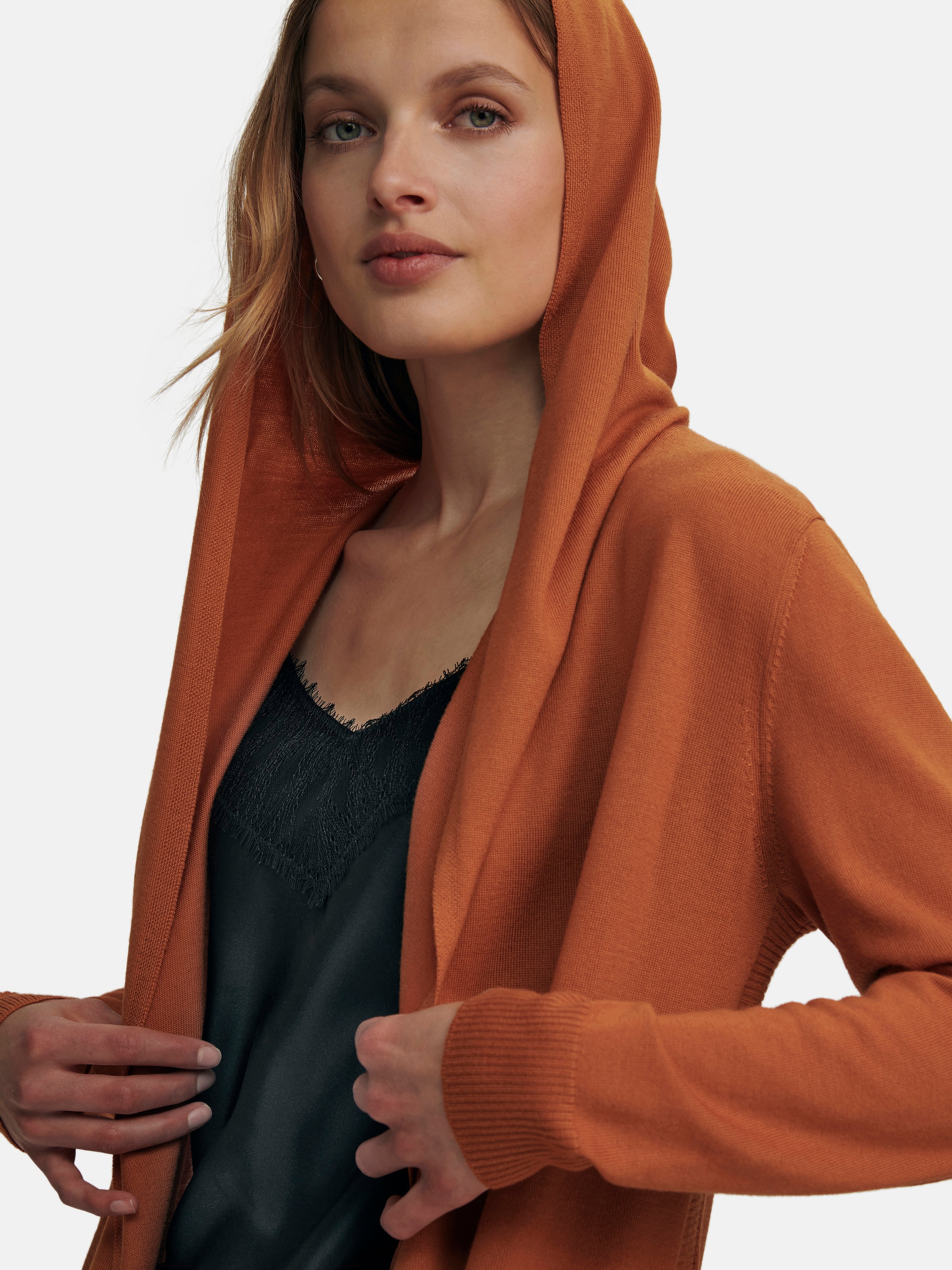 Strickjacke mit Kapuze