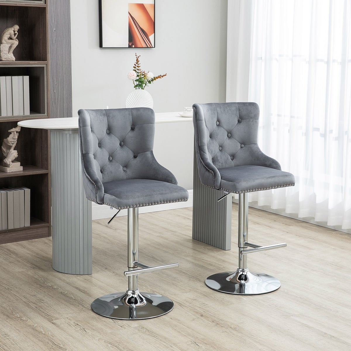 HOMCOM Set van 2 barkrukken, draaistoelen met voetenbank, in hoogte verstelbare woonkamerstoelen met fluwelen look, voor bar, keuken, lichtgrijs, 46 x 55 x 102-123 cm