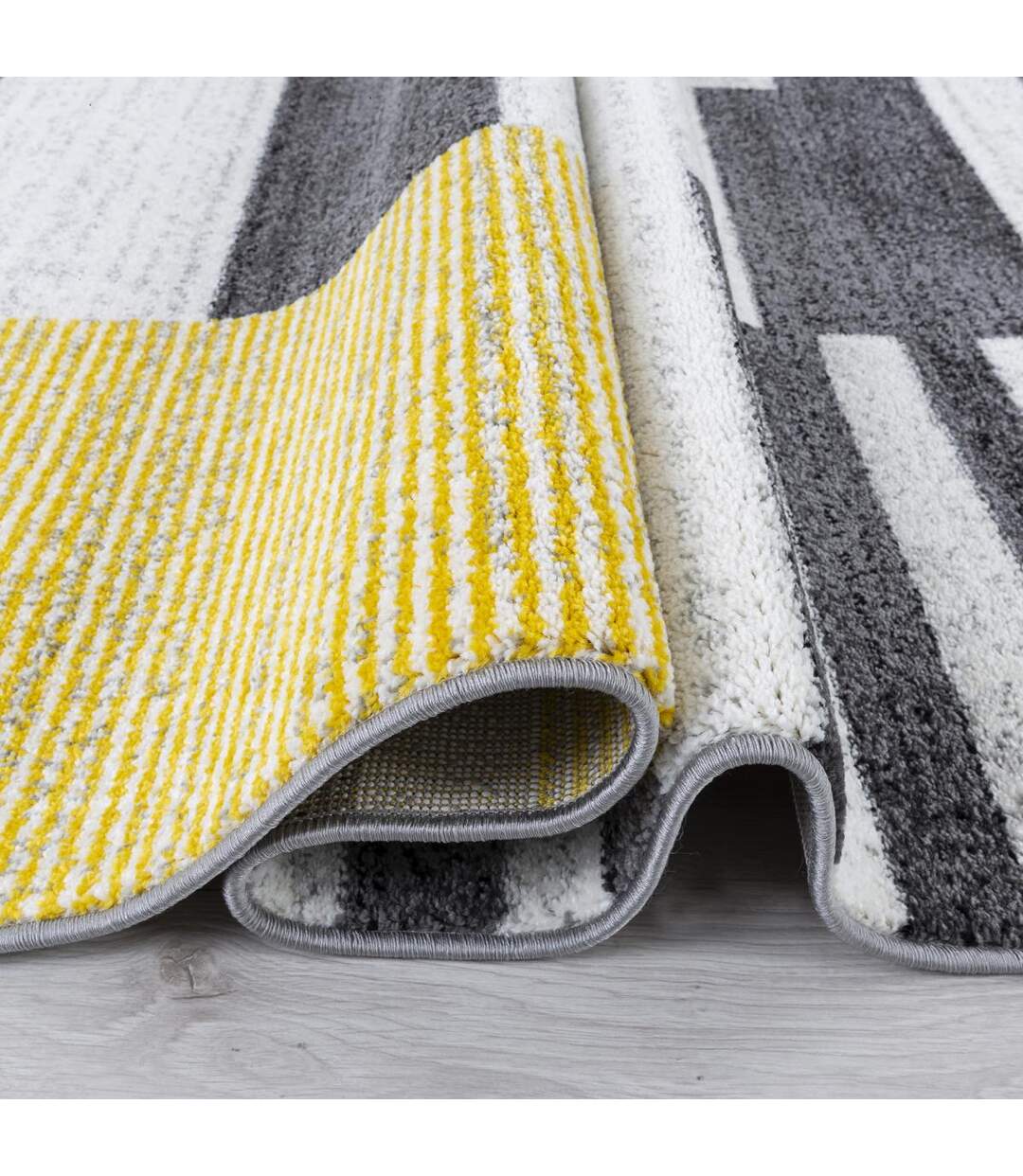 Tapis salon LIGNAL en polypropylène doux et soyeux