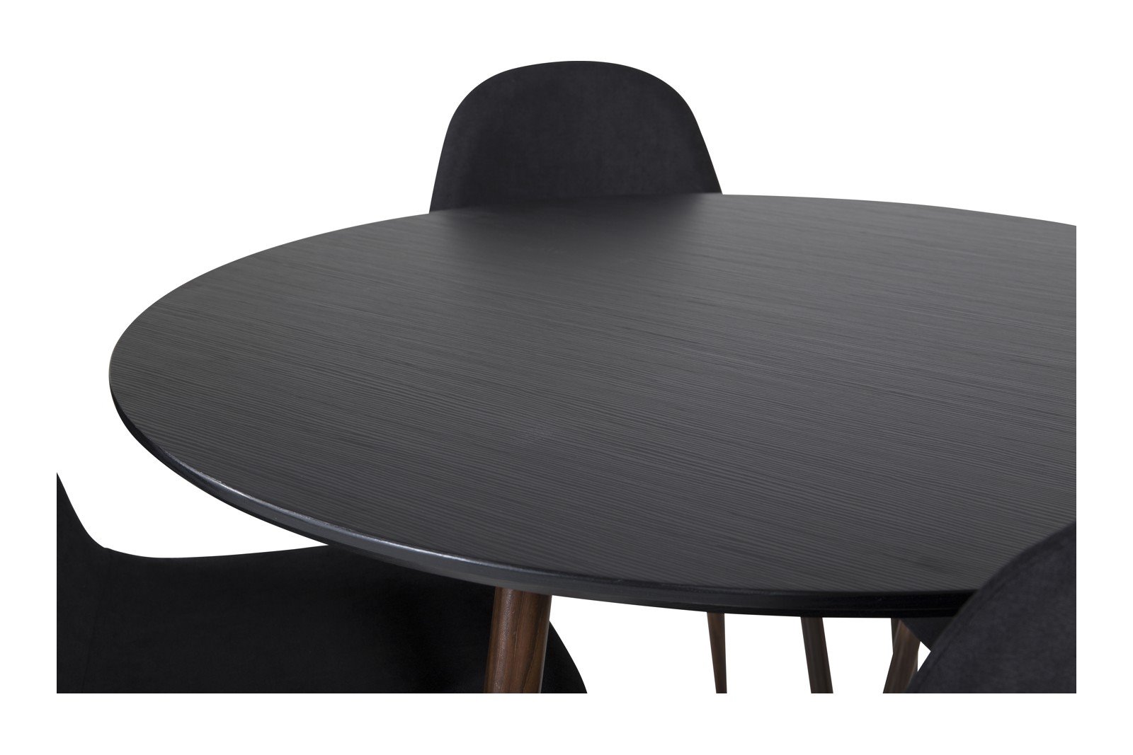 Plaza og Polar Spisegruppe Plaza rundt spisebord ø100cm i sort med 4 stk. Polar spiestoler i Sort og valnøtt ben.
