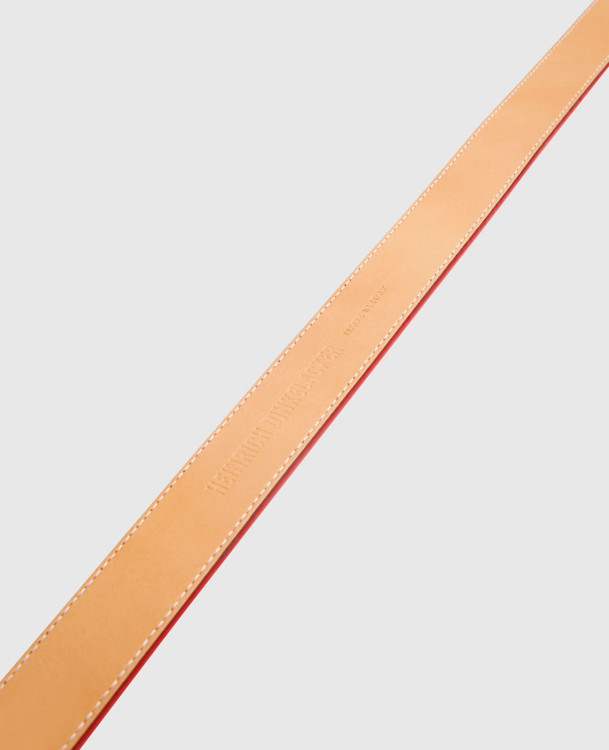 Levente Plain AC