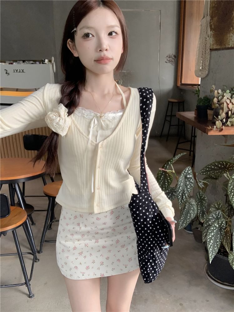 Closette - Lange mouw halter strik nep tweedelig geribbeld topje met knoopjes / hoge taille mini-kokerrok met bloemenprint