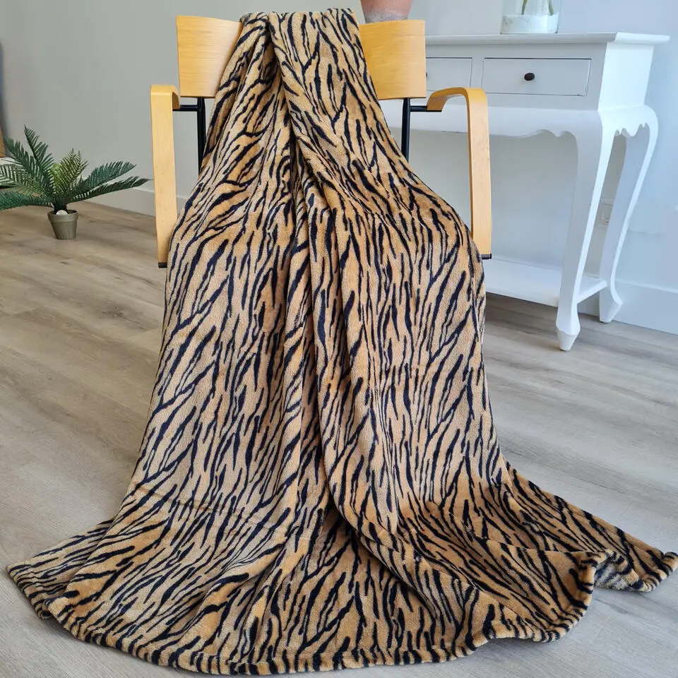 Bellatio design Plaid fleece deken - tijger print - 120 x 160cm