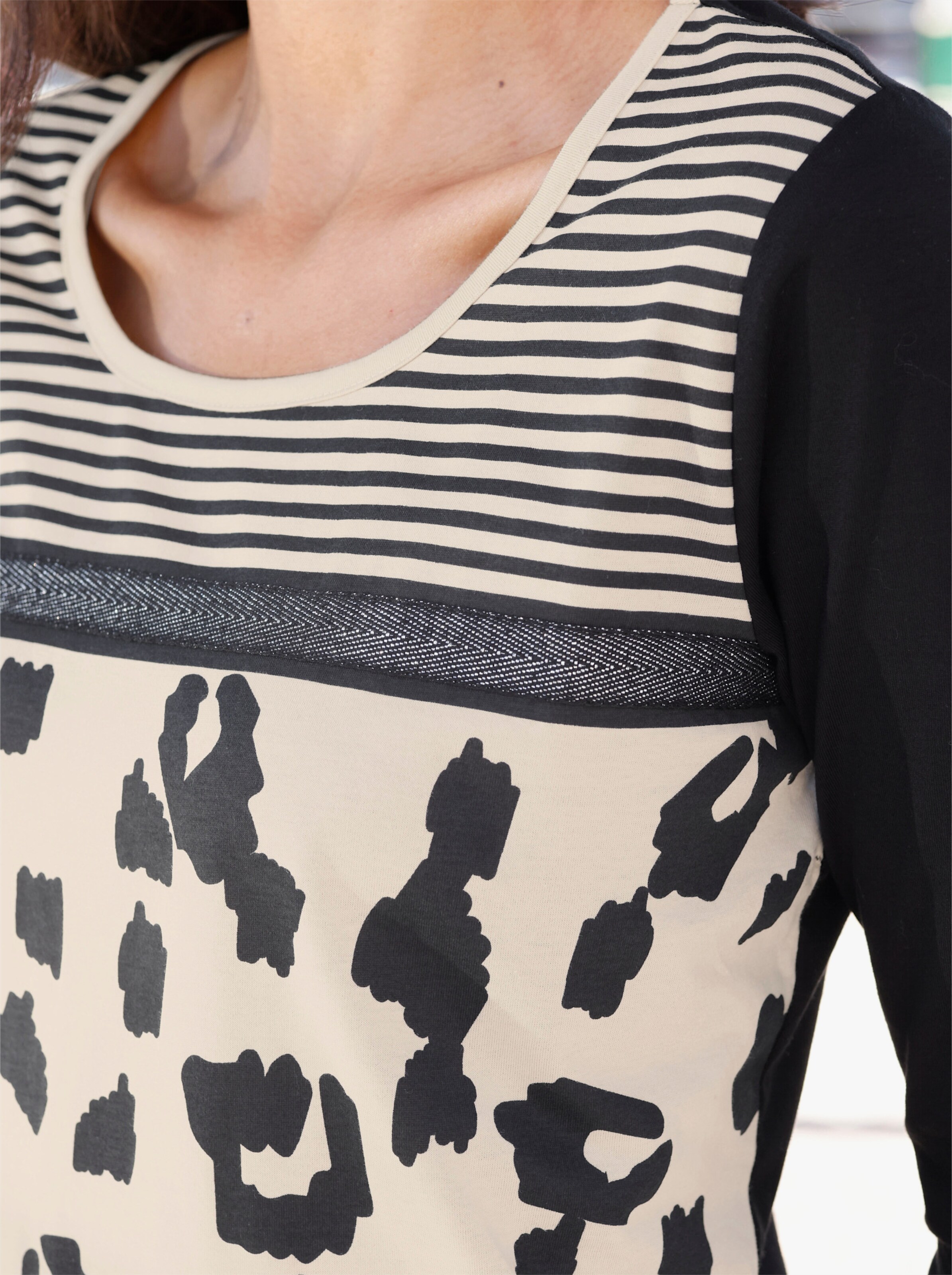 34-Arm-Shirt mit Streifen- und Leo-Muster