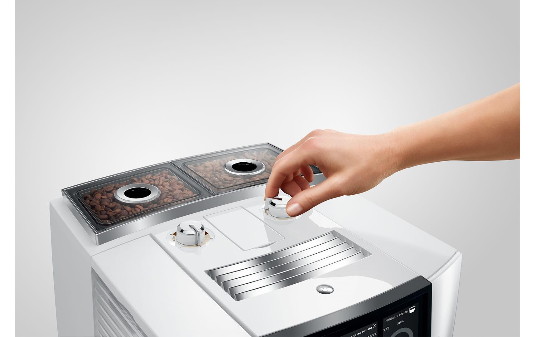 Kaffeevollautomat J8 twin Diamond White (SA)<br>Zweitassen-Vollautomat für 31 verschiedene Kaffee- und Milchgetränke