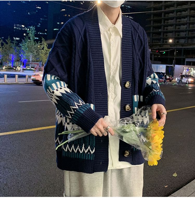 Whyessa - Oversized gebreide cardigan met lange mouwen en V-hals in kleurblokmotief